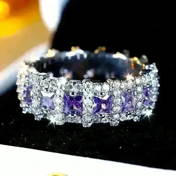 Beautiful Silver-Plated Band w/Purple and White Zirconia inlaid all over, Size 8 - Picture 1 of 4